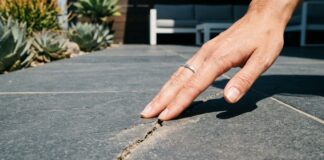Comment empêcher les chocs thermiques de détruire vos dalles de terrasse pendant la chaleur estivale